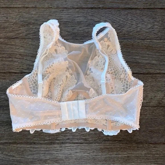 Victoria’s Secret Dream Angels High Neck Embroidered Unlined Underwire - Picture 2 of 10